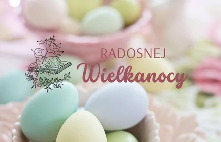 Wielkanocne kolorowe pisanki i baranek wielkanocny